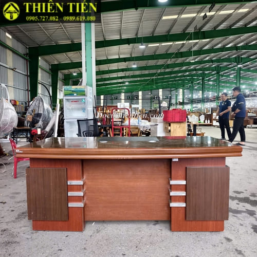 Bàn Giám Đốc (6)