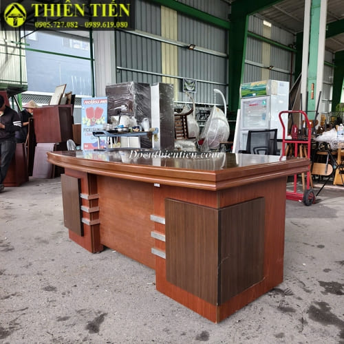 Bàn Giám Đốc (7)