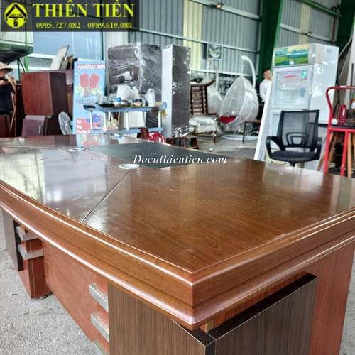 Bàn Giám Đốc (8)