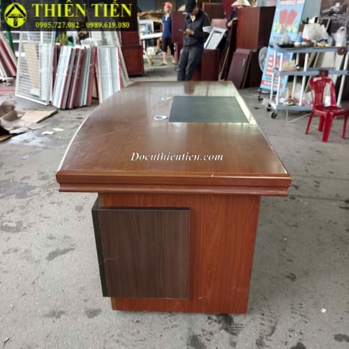 Bàn Giám Đốc (9)