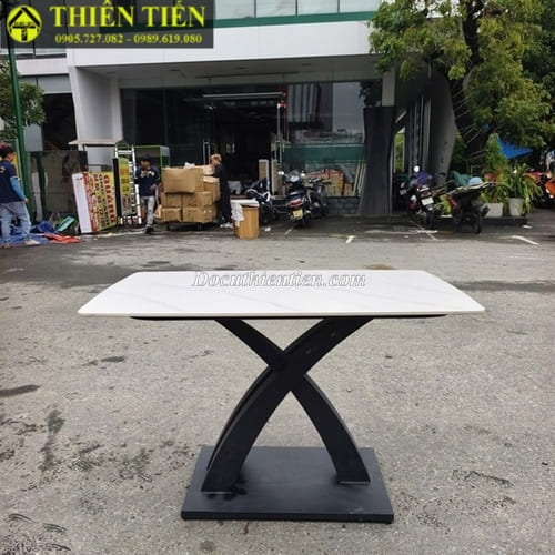 Bàn ăn mặt men (5)