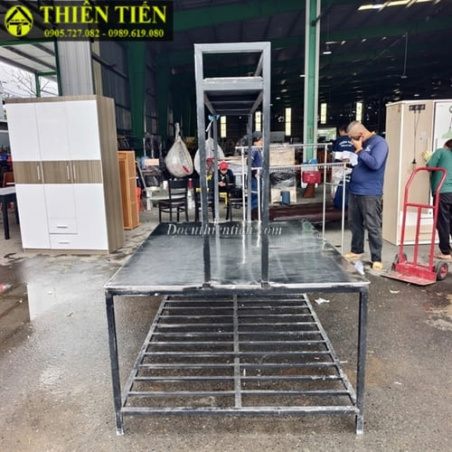 Bàn bếp kèm kệ (2)