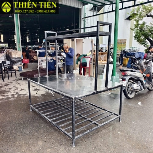 Bàn bếp kèm kệ (4)