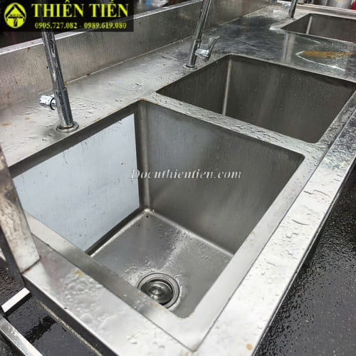Bồn rửa 3 hộc kèm kệ (4)