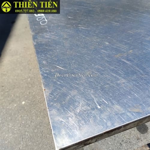 Bàn bếp inox dài (2)