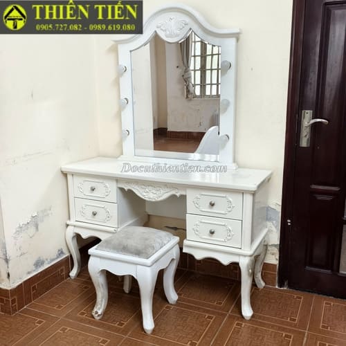 Bàn trang điểm trắng (1)