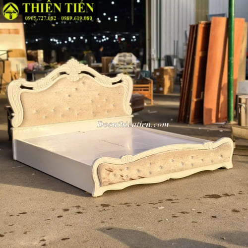 Giường 1m8 cổ điển (3)