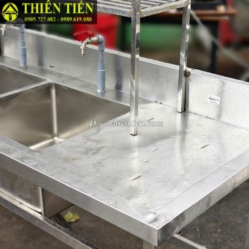 Bồn rửa đôi kèm kệ (3)