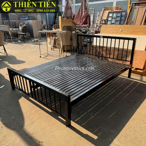 Giường sắt 1m6 đen (4)