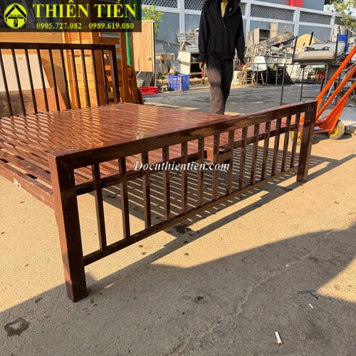 Giường sắt 1m6 nâu (2)