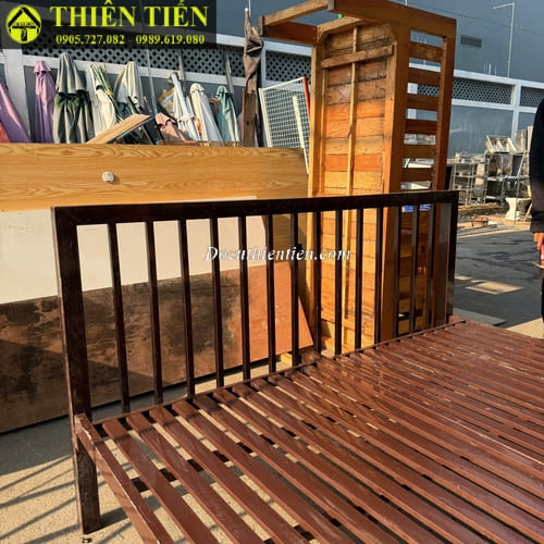 Giường sắt 1m6 nâu (3)