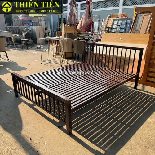Giường sắt 1m6 nâu (4)