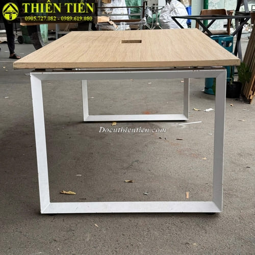 Bàn họp 1m8 (1)