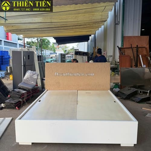 Giường 1m8 (1)