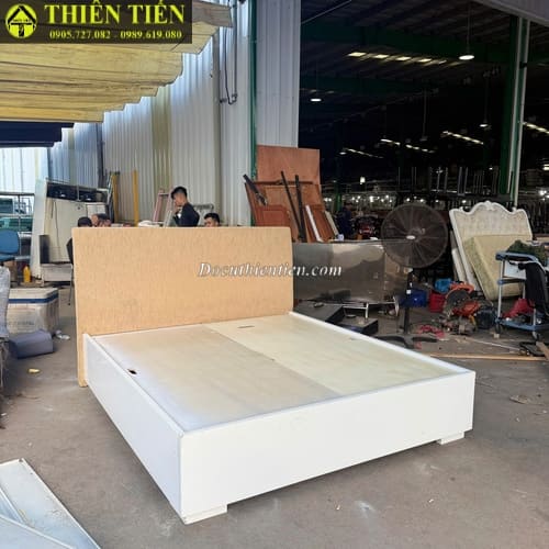 Giường 1m8 (2)