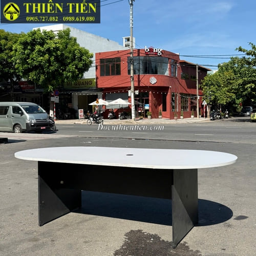 Bàn họp Oval (2)