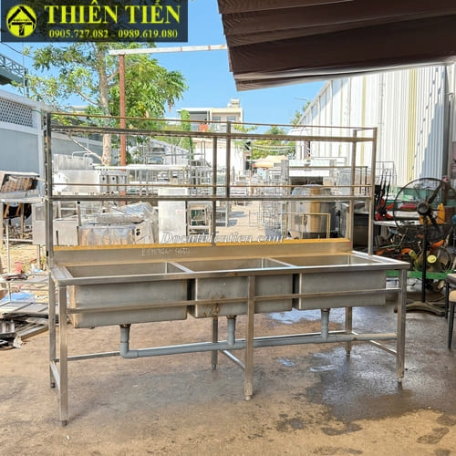 Bồn rửa 3 hộc kèm kệ (2)