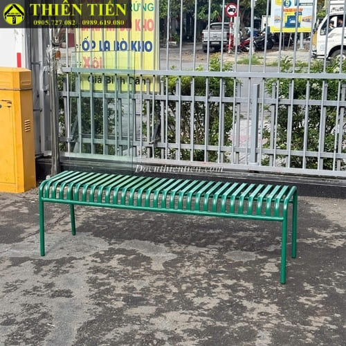 Ghế băng sọc xanh (2)
