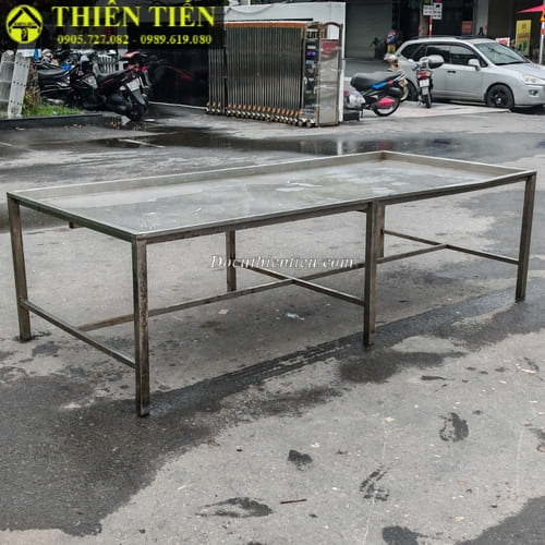 Bàn hải sản (4)