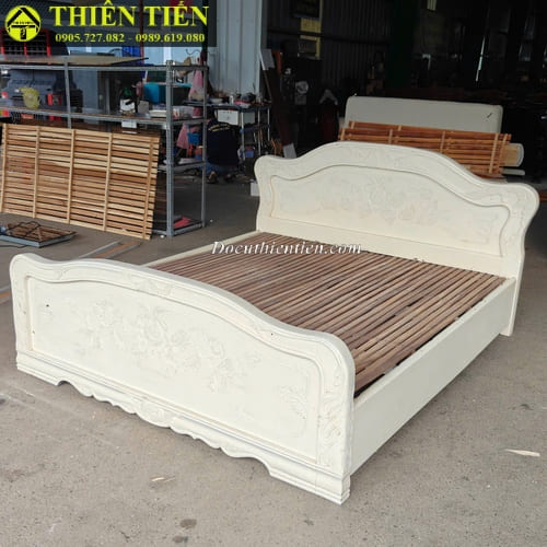 Giường 1m8 trắng (3)