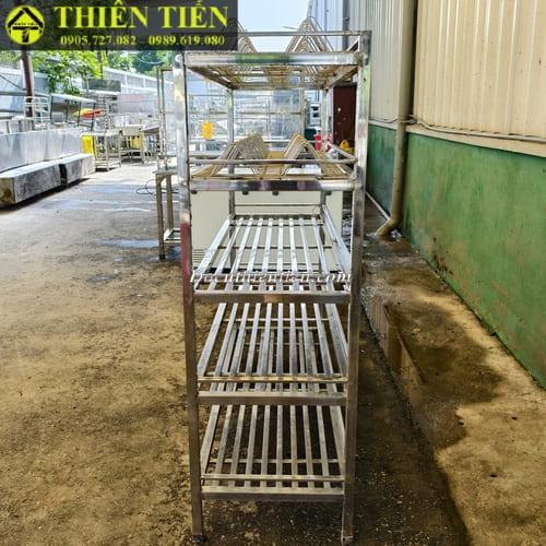 Kệ inox 5 tầng có kệ dĩa (4)