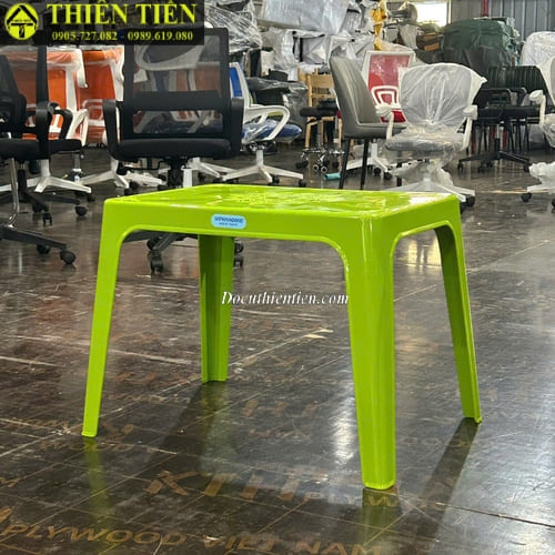Bàn nhựa (1)